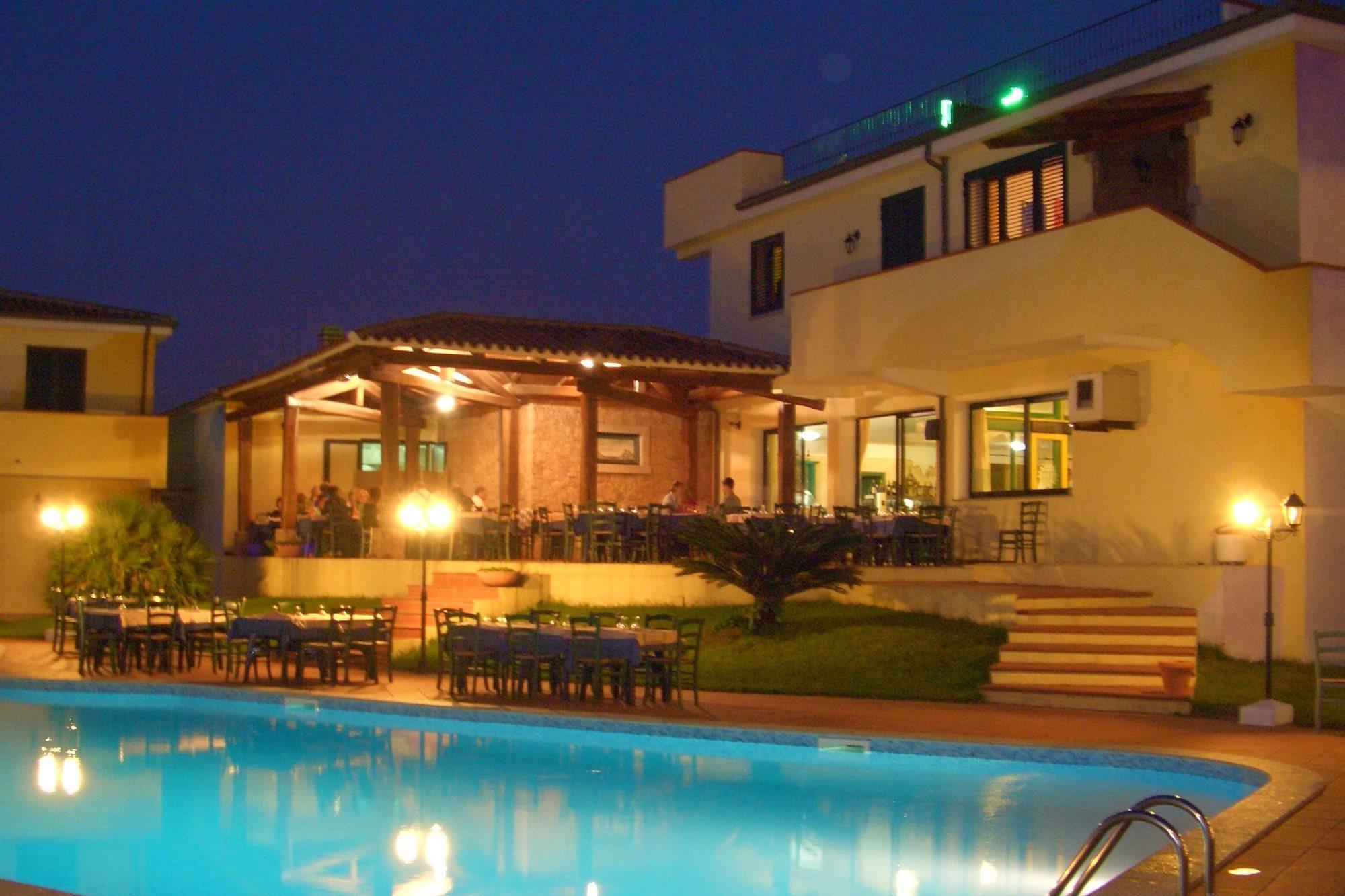 Hotel La Ciaccia Valledoria  Bagian luar foto